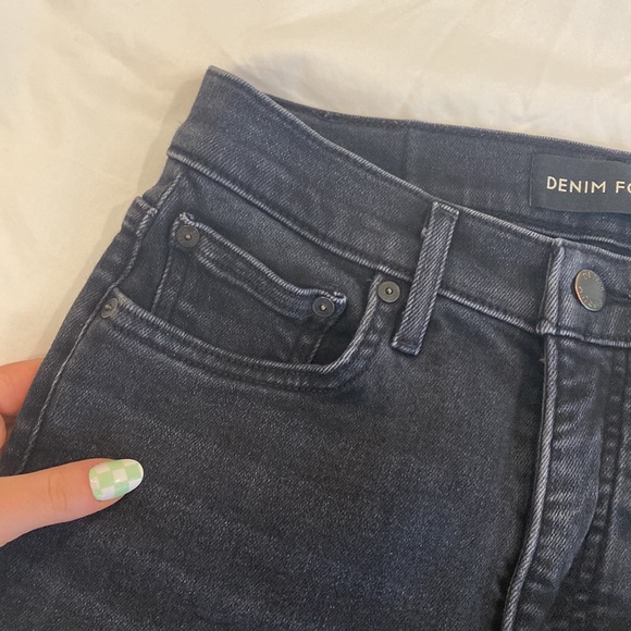 Denim Forum | The Nico Mid-Rise Skinny Crop Jean - Picture 4 of 6